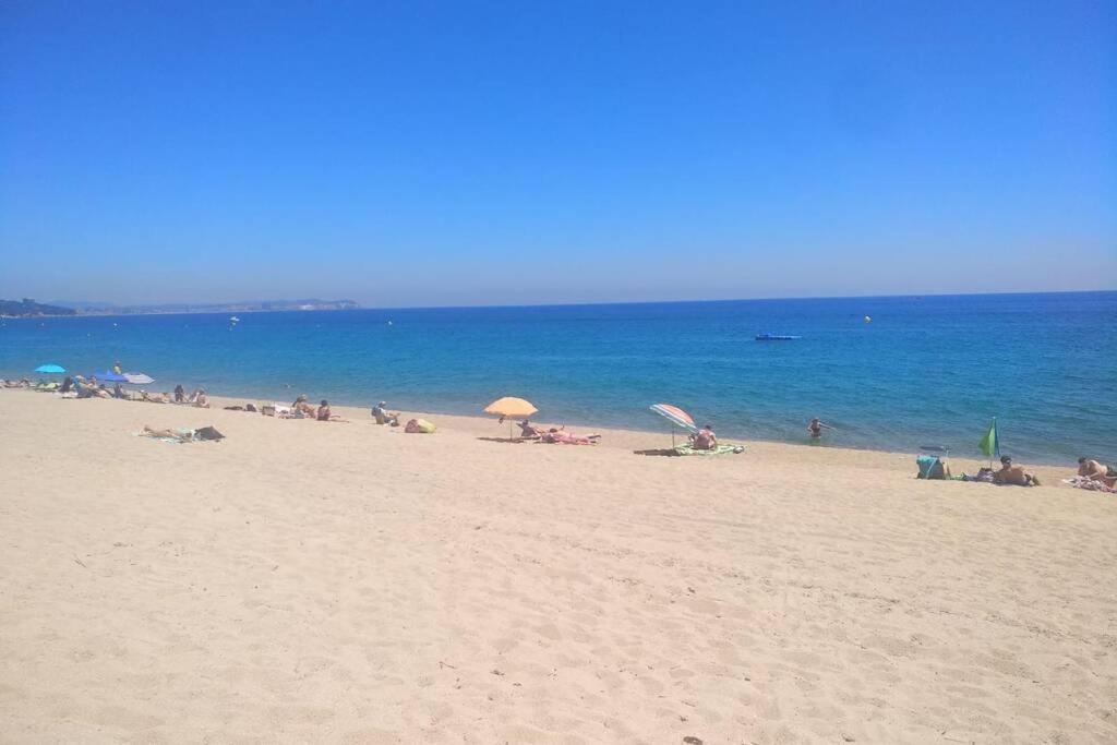 Estudio Primera Linea De Mar Con Piscina Y Parking Apartment Platja d'Aro Bagian luar foto